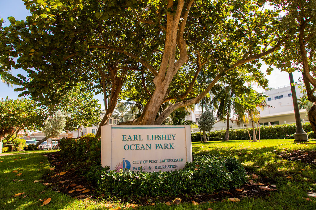 Photo of Earl Lifshey Ocean Park sign and landscaping